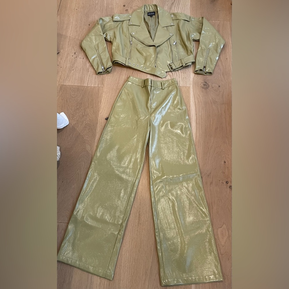 Danielle Bernstein Set - image 1